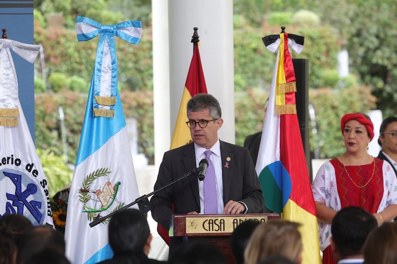 Joaquin Barnoya, ministro de Salud.