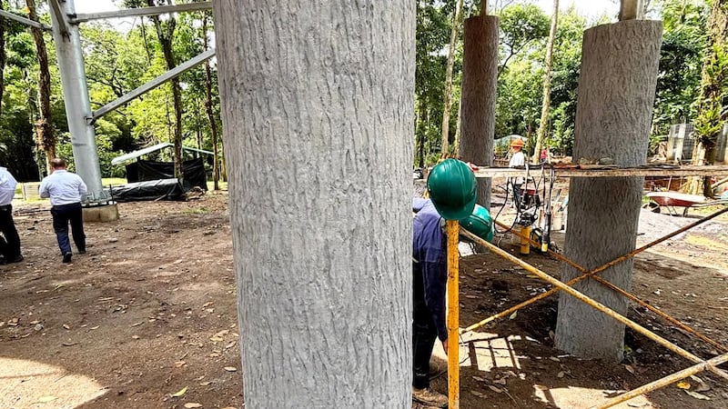 Un vistazo a la expansión de Xocomil. Las columnas de soporte junto al agua están diseñadas para asemejarse a troncos de árboles. Foto: IAPAA