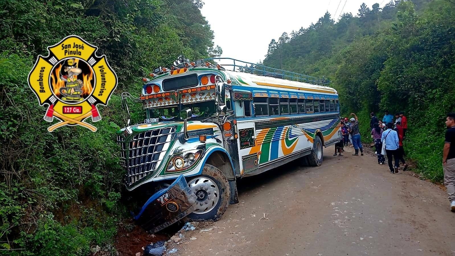 Ataque armado en la carretera que conduce de San José Pínula a Concepción Pínula. Foto: Bomberos Voluntarios