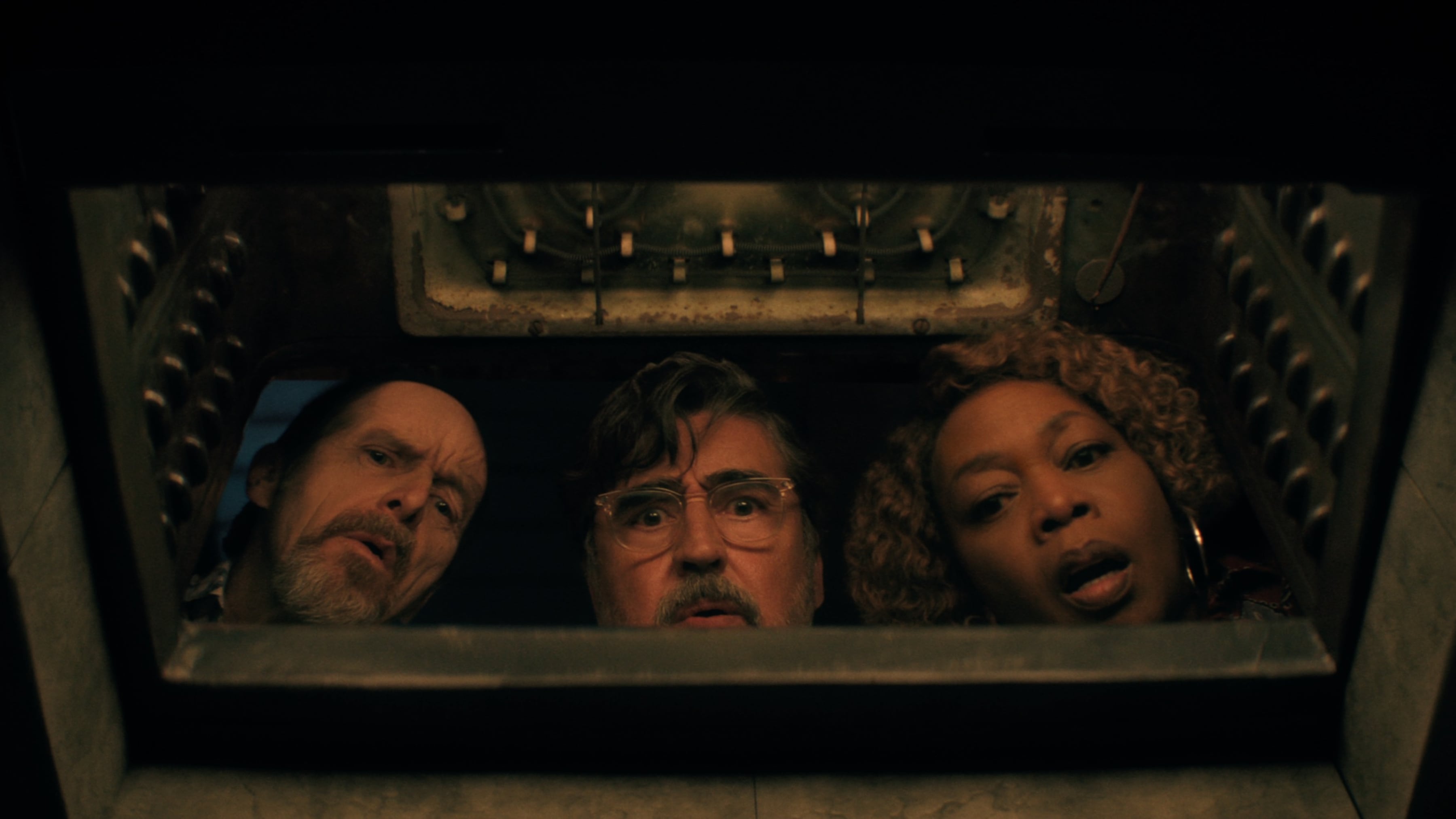 En 'The Boroughs', la nueva producción de los creadores de Stranger Things, un grupo de jubilados se enfrenta a una intriga sobrenatural en su comunidad. Foto: Netflix.