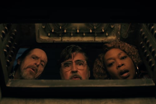 En ‘The Boroughs’ todos los personajes luchan por no perder su identidad: Alfred Molina
