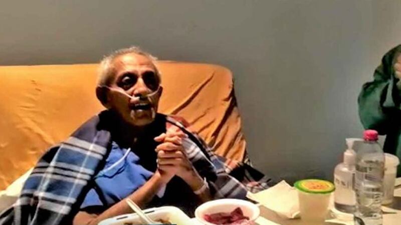 El paciente que deleitaba con su voz sale recuperado del Hospital Temporal Parque de la Industria