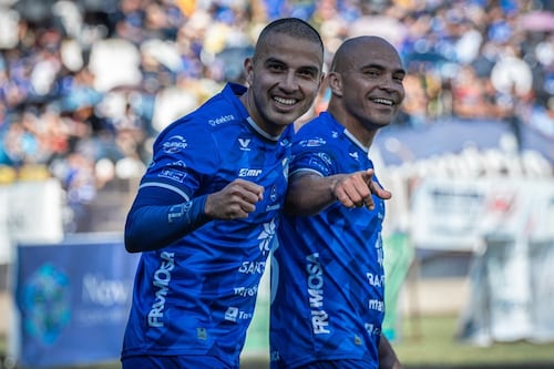 ¡Sacudida en la tabla! Comunicaciones respira y el liderato se viste de rojo y azul