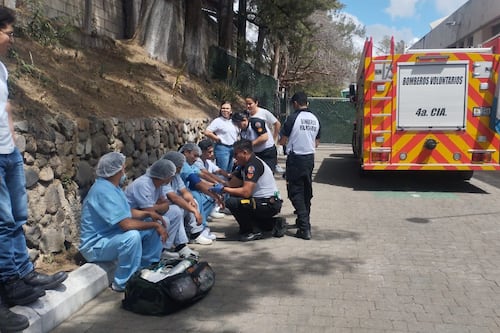 Cinco trasladados al IGSS tras fuga de materiales peligrosos