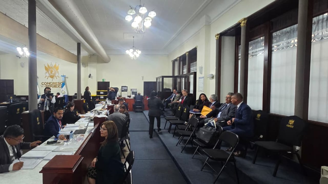 A las 18:00 horas concluyó la recepción de documentos para aspirantes a magistrados del TSE.