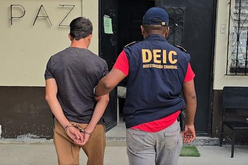 Capturan a hombre que chantajeaba a mujer con fotos íntimas