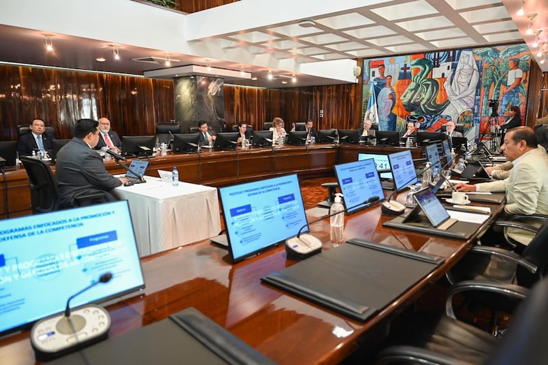 La Junta Monetaria escuchó los planes de trabajo de los aspirantes al directorio de Competencia.