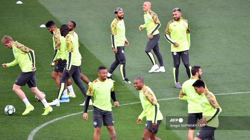 Otro jugador del Manchester City anuncia que dio positivo a COVID-19