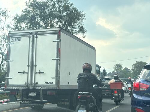 Cierres viales en calzada Roosevelt por ataque armado complica tránsito