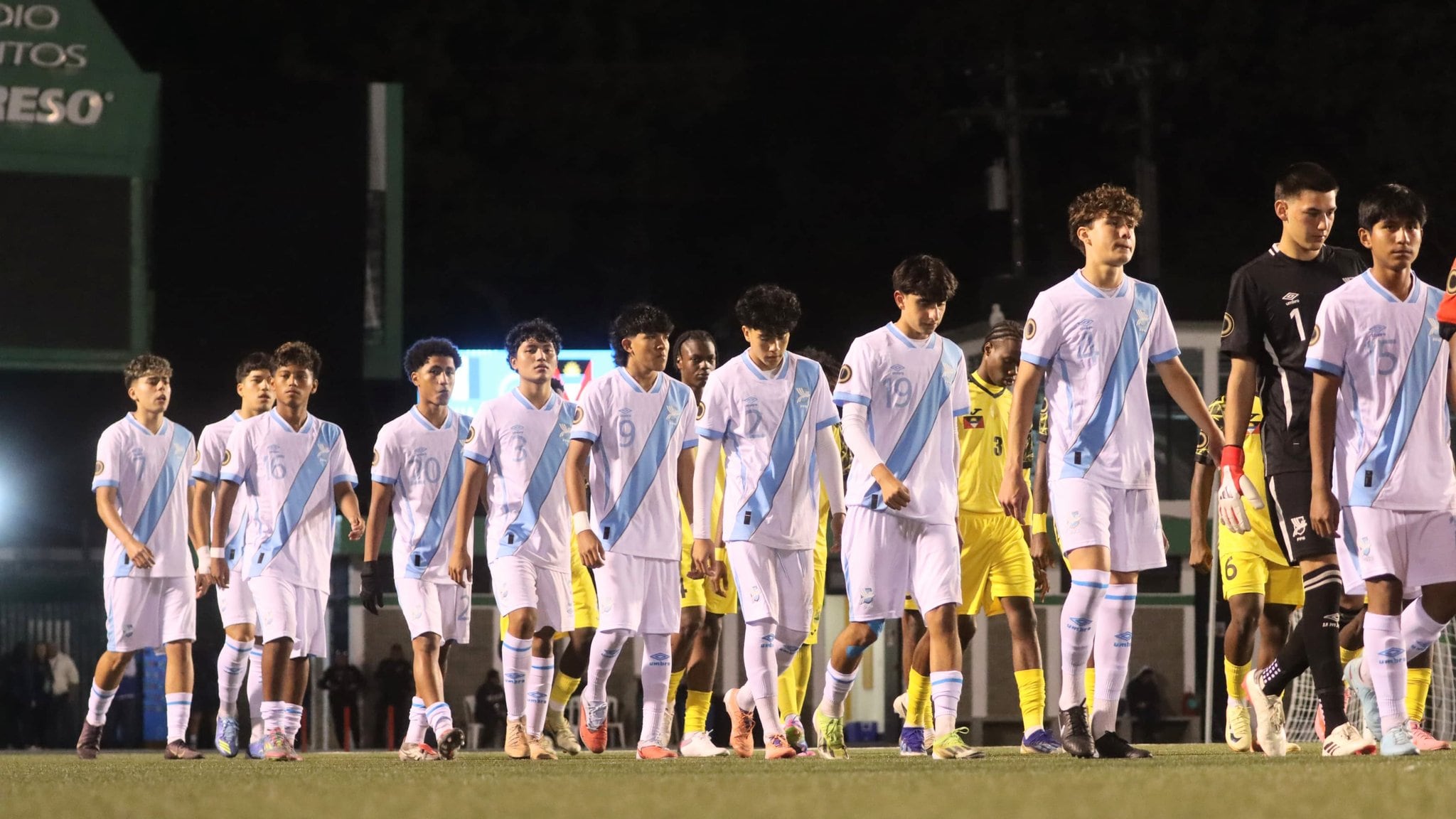La Selección sub-17 debutó con el nuevo uniforme de la bicolor. Foto: Fedefut
