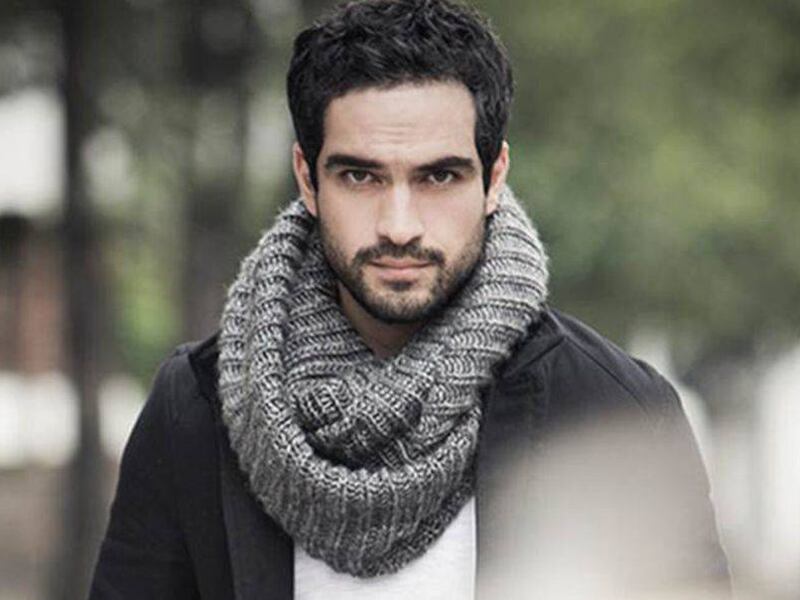 Alfonso Herrera, Poncho de “Rebelde”, confirma su relación sentimental en Premios Platino