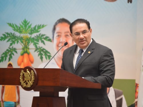 CSJ autoriza licencia por un año a Marco Villeda para seguir en el Mingob