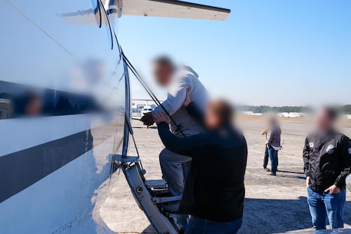 Extraditan desde Guatemala a ciudadano chino acusado de tráfico de drogas