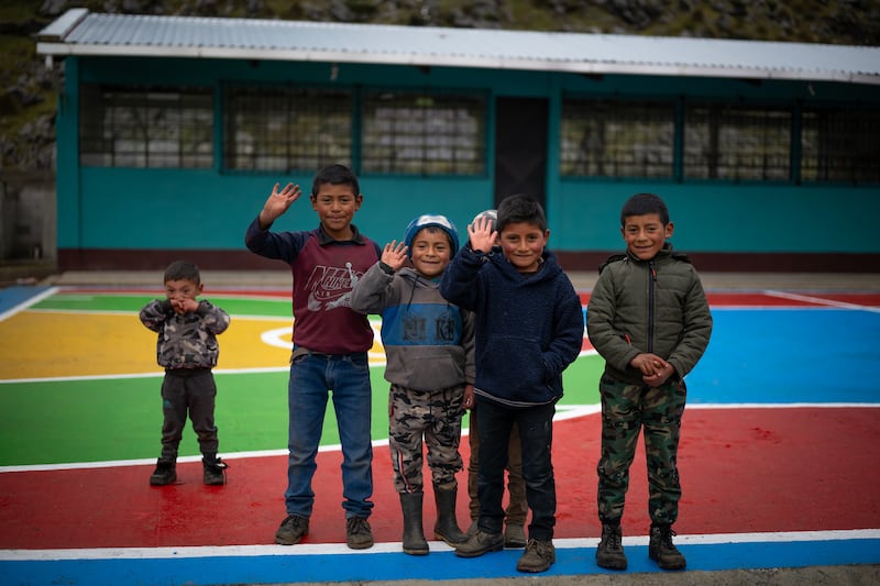 Estudiantes en la escuela de San Juan Atitán, Huehuetenango.