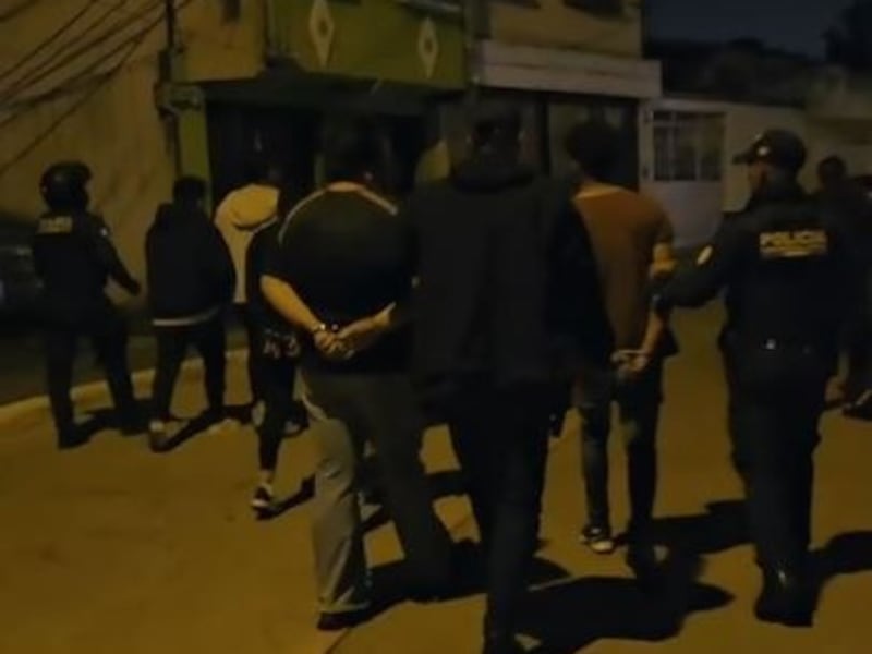 PNC desarticula banda dedicada al robo de vehículos en operativo en zona 18