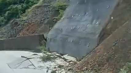 Derrumbe en ruta Al Atlántico