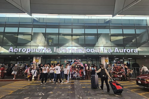 Anuncian cortes de energía en el Aeropuerto La Aurora por mantenimiento