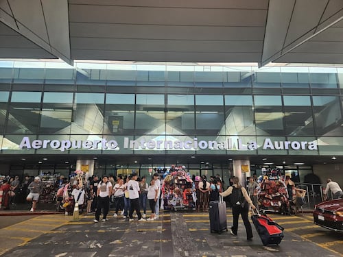 Anuncian cortes de energía en el Aeropuerto La Aurora por mantenimiento