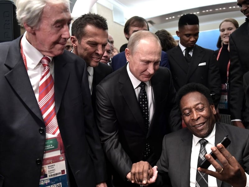 Vladímir Putin homenajeó a Pelé: “Gracias por su talento único"