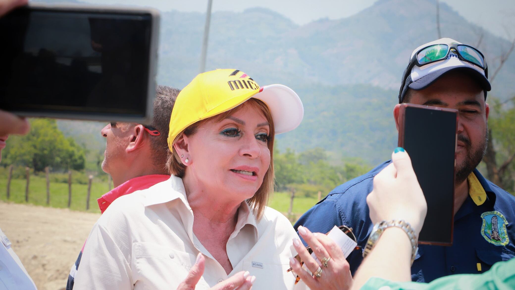 La Ministra de Comunicaciones, Jazmín de la Vega ha denunciado posibles anomalías. Foto MICIVI