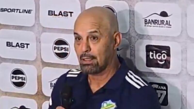 El “Fantasma” Figueroa llama “tarados” a gran parte de aficionados de Comunicaciones