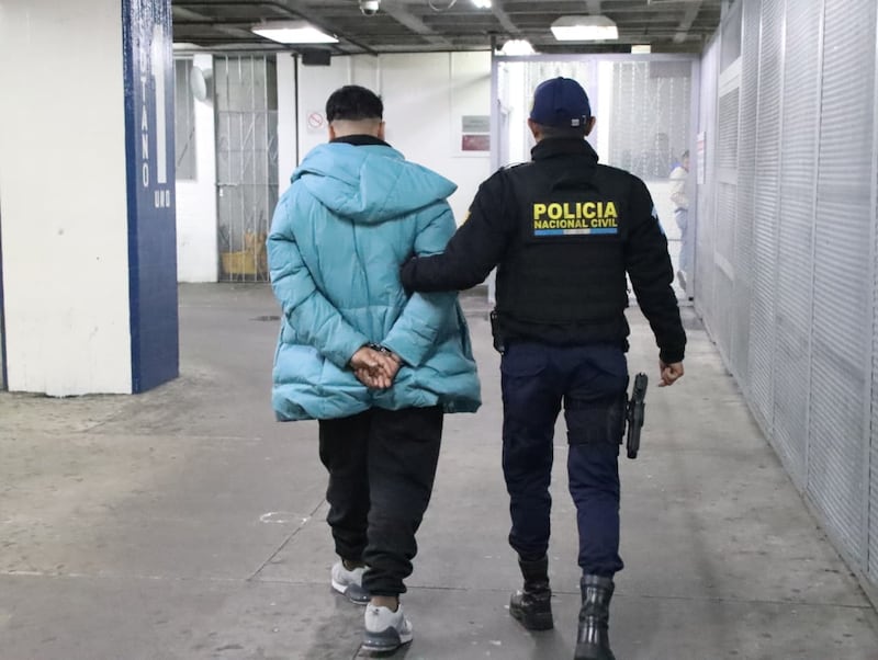El capturado fue trasladado a Torre de Tribunales. Foto: PNC