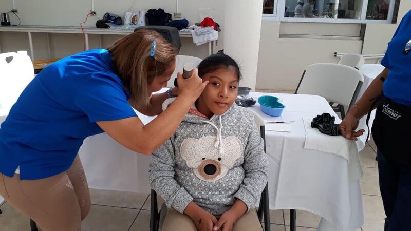 Niños y jóvenes podrán escuchar por donativo de aparatos auditivos