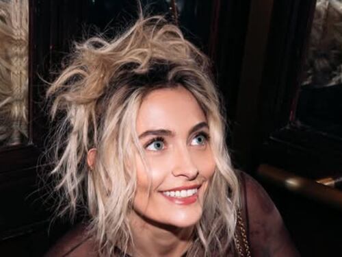 Paris Jackson sin filtros: “Así me afectó el abuso de drogas”, mostrando su nariz