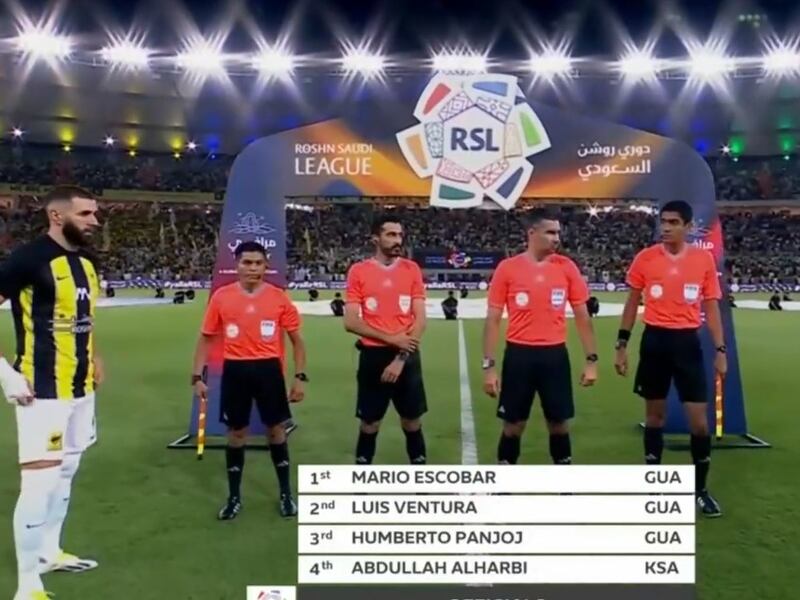 Destacado arbitraje de Mario Escobar en el primer clásico saudí de la temporada