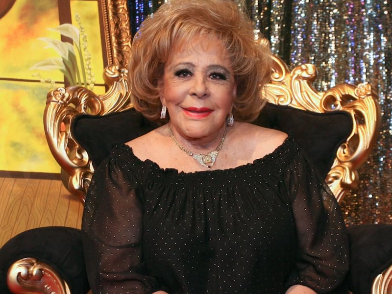 Vandalizan y destrozan tumba de Silvia Pinal a días de su aniversario luctuoso