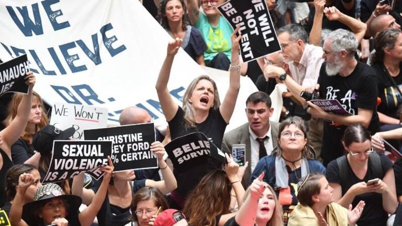 FOTOS. Miles protestan en Washington en contra de juez acusado de agresión sexual