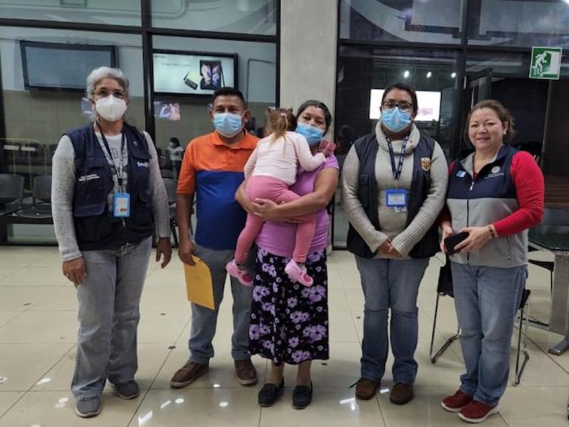 Gobierno de Guatemala repatria a niña guatemalteca desde Guinea
