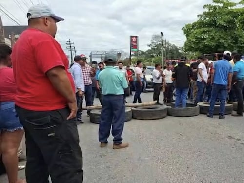 Bloqueos por combustibles se extienden: transportistas y buses paralizan rutas en Izabal y Río Hondo
