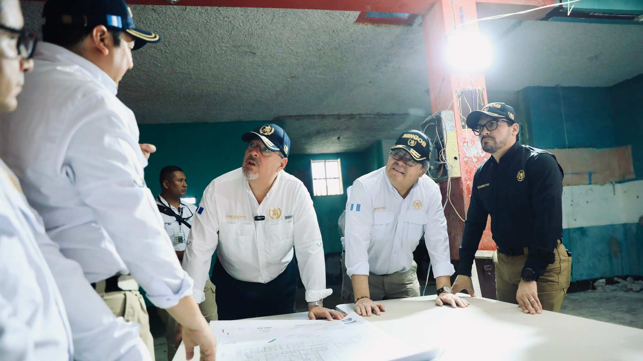 Autoridades del Gobierno de Guatemala supervisaron los trabajos de recuperación en El Infiernito. Foto Mingob