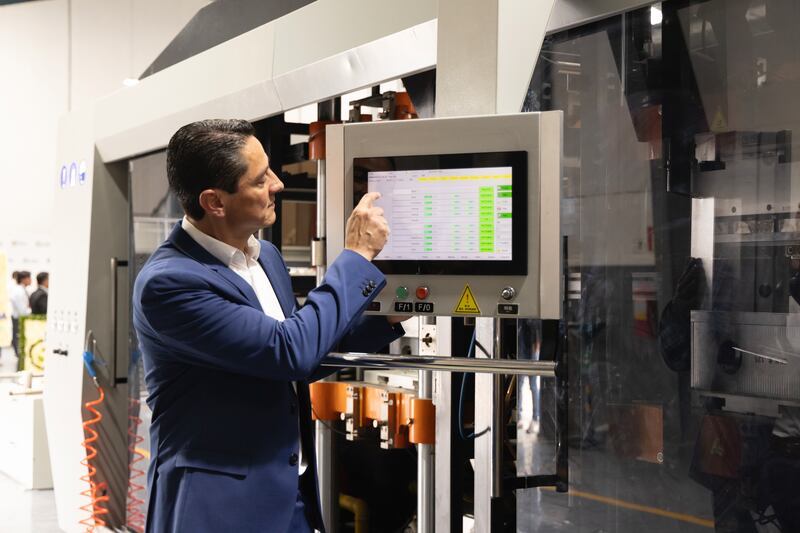 Este lanzamiento marca un hito significativo en la historia de la empresa y refuerza su compromiso con la sostenibilidad y la excelencia.