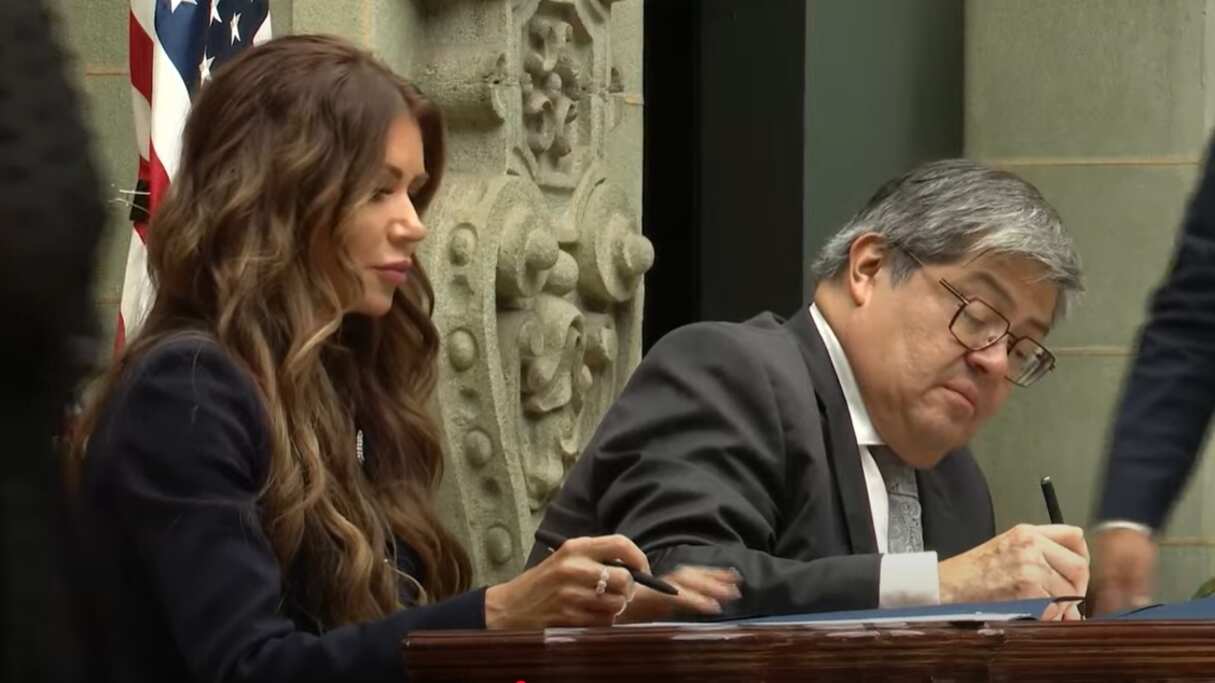 Kristi Noem, secretaria de Seguridad Nacional de Estados Unidos, y Francisco Jiménez, ministro de Gobernación, firmaron un memorándum de entendimiento sobre el Programa de Seguridad entre Guatemala y Estados Unidos