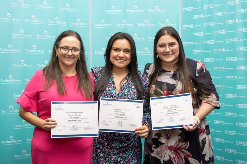 Emprendedores capacitados gracias al programa Crece de Fundación CITI y TechnoServe.