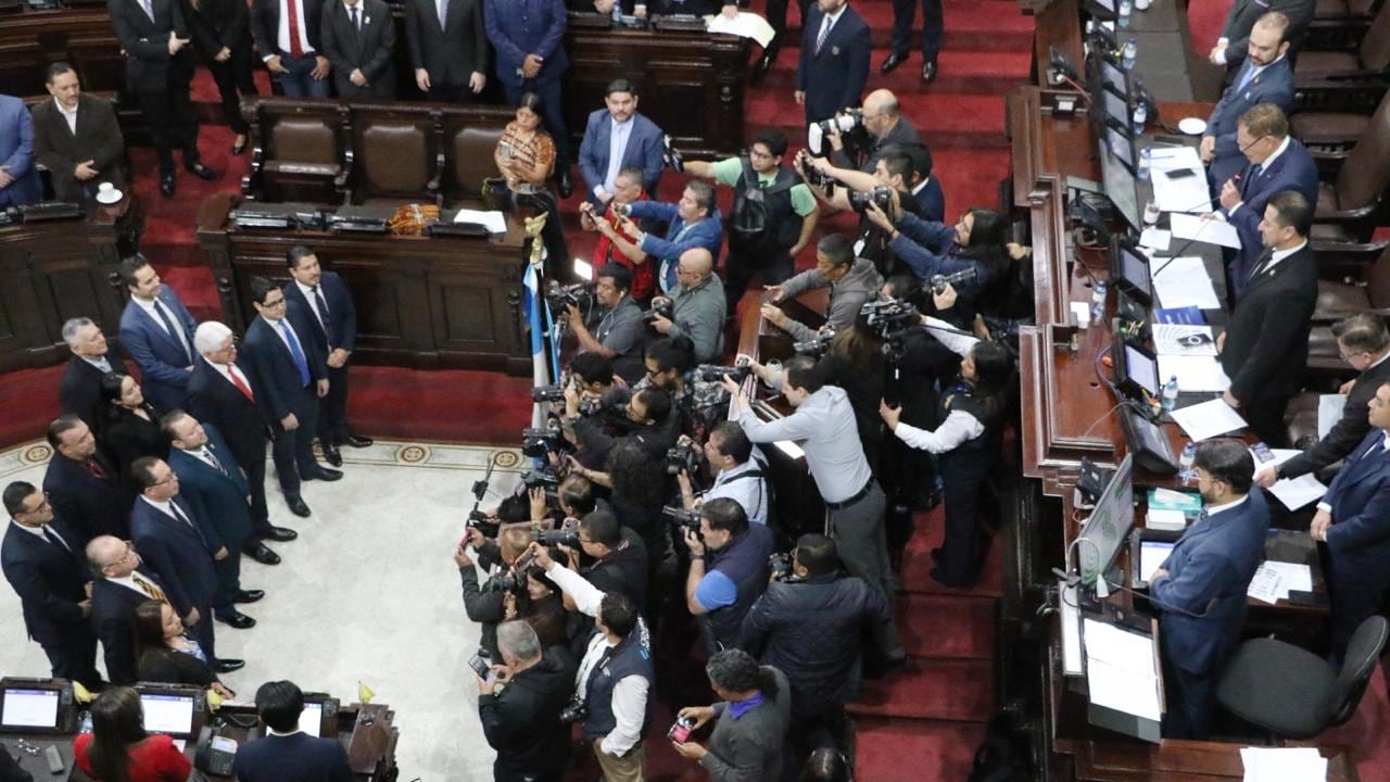 Juramentación de los integrantes de la Comisión de Postulación del TSE en el Congreso.