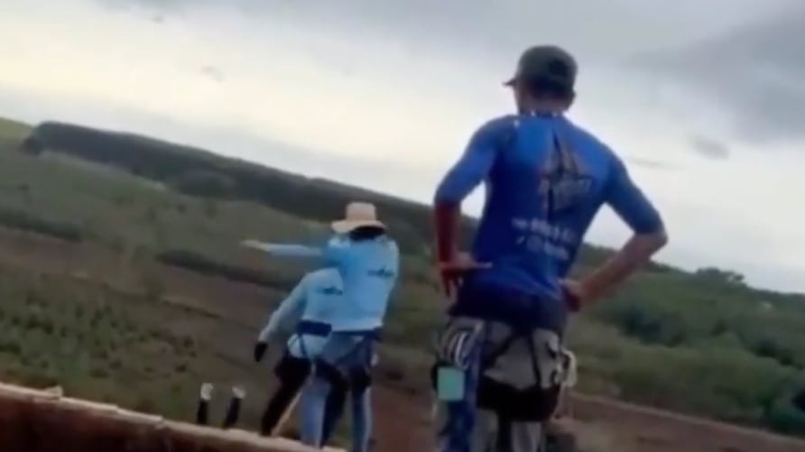 Momento en que una joven muere en salto extremo Brasil. Foto: RRSS