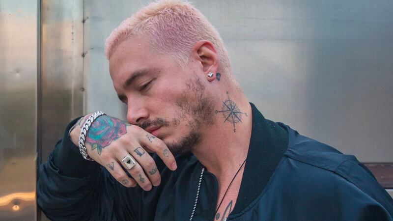 J Balvin revela en Premios Juventud lo difícil que la está pasando luego de dar positivo a COVID-19