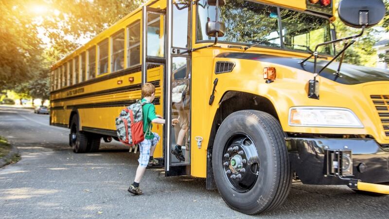 Guatemaltecos desarrollan app para monitorear el bus escolar de tus hijos