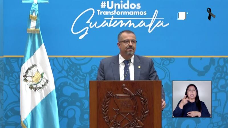 Ministro de Cultura asegura que denunciará al presidente de "elPeriódico"