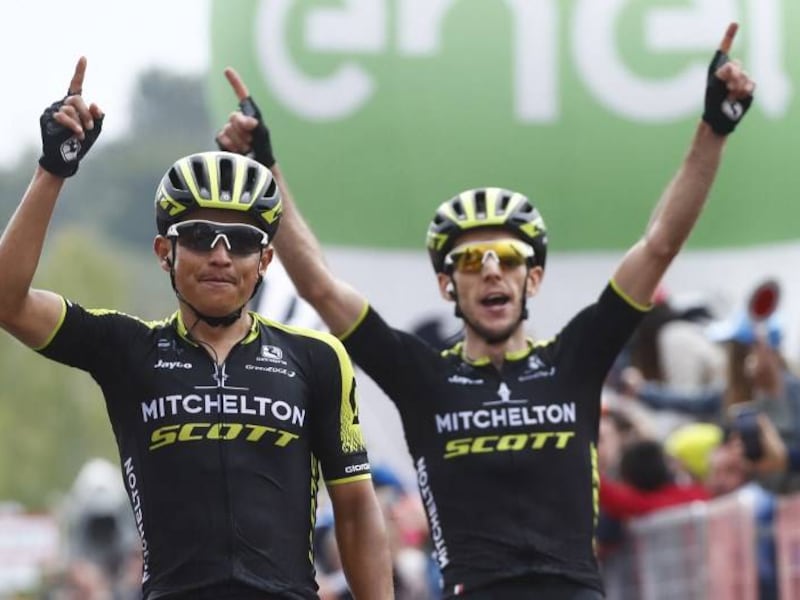 Chaves gana la sexta etapa, Simon Yates nuevo líder del Giro