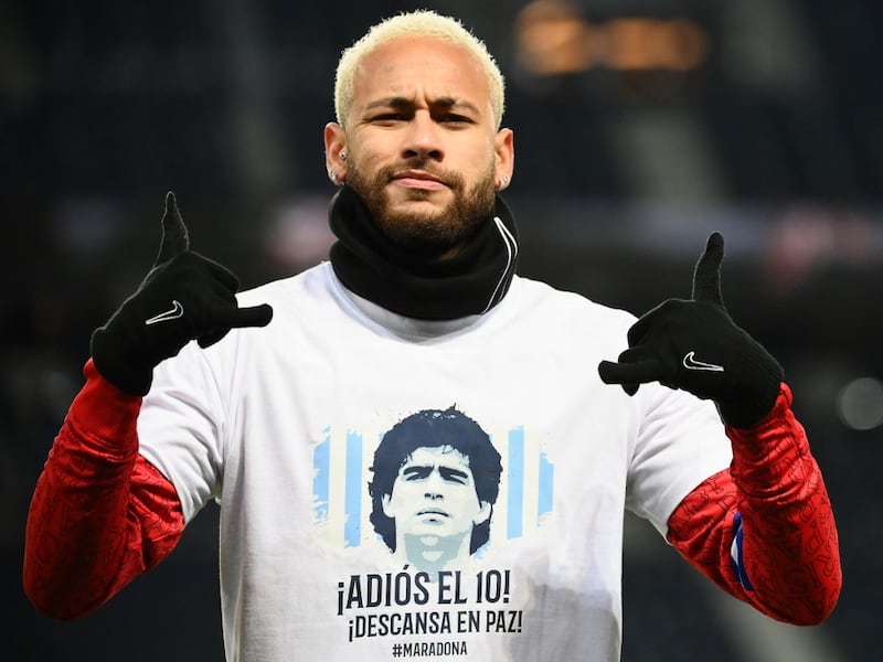 VIDEO. El Paris Saint-Germain le hace un emotivo homenaje a Maradona