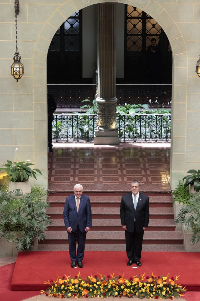 El presidente de Guatemala, Bernardo Arévalo, recibió este día al presidente de Alemania, Frank-Walter Steinmeier, en el Palacio Nacional de la Cultura.