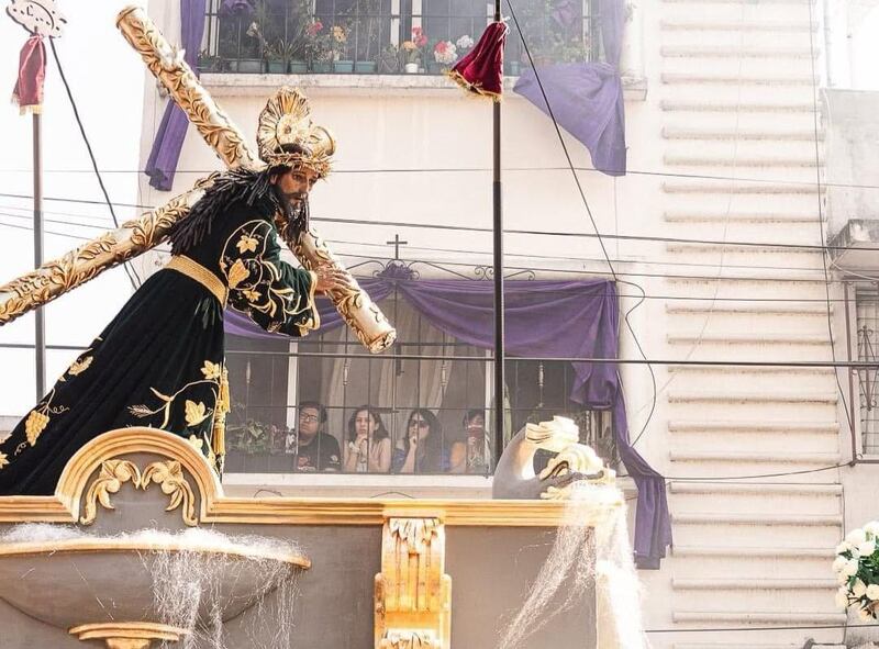 Este Domingo de Ramos acompaña la llegada de Jesús de los Milagros a La Merced.