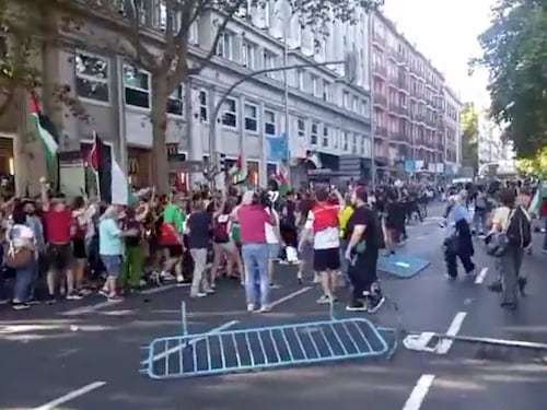 Cancelan La Vuelta a España por disturbios de manifestantes: Hubo golpes y destrozos