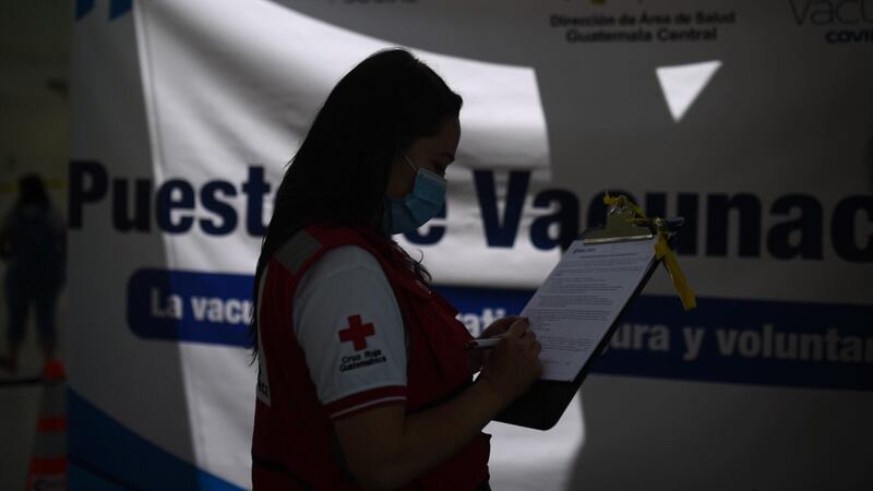 OPS destaca desigualdad en las Américas: Guatemala no ha vacunado ni al 1% de su población