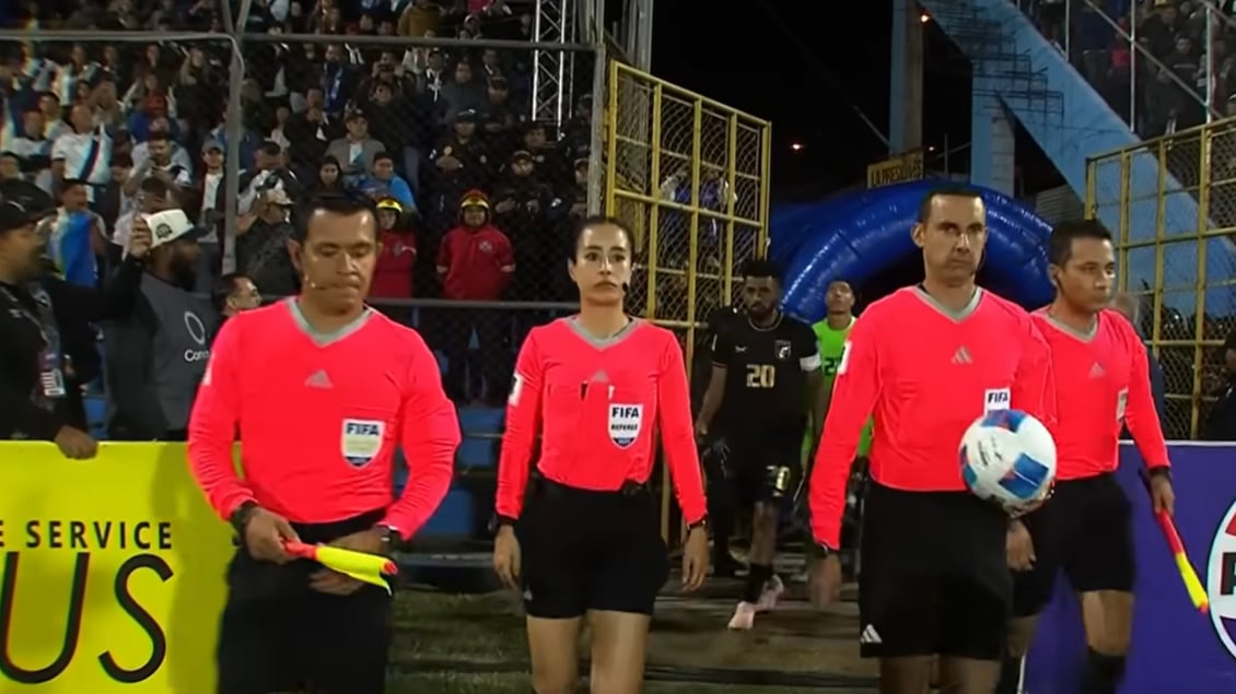 La árbitra Katia Itzel García estuvo en el juego Guatemala vs. Panamá en 2025.