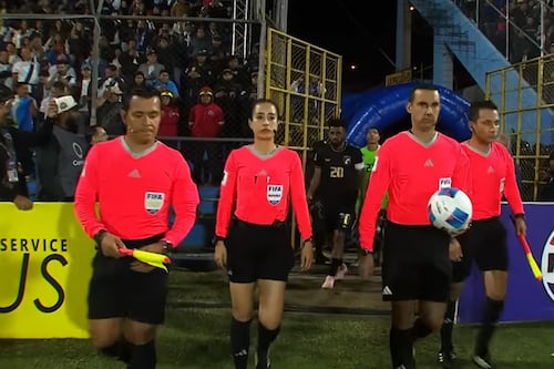 Katia Itzel García: La árbitra mexicana que estuvo en el juego Guatemala vs Panamá ahora pitará en un Mundial